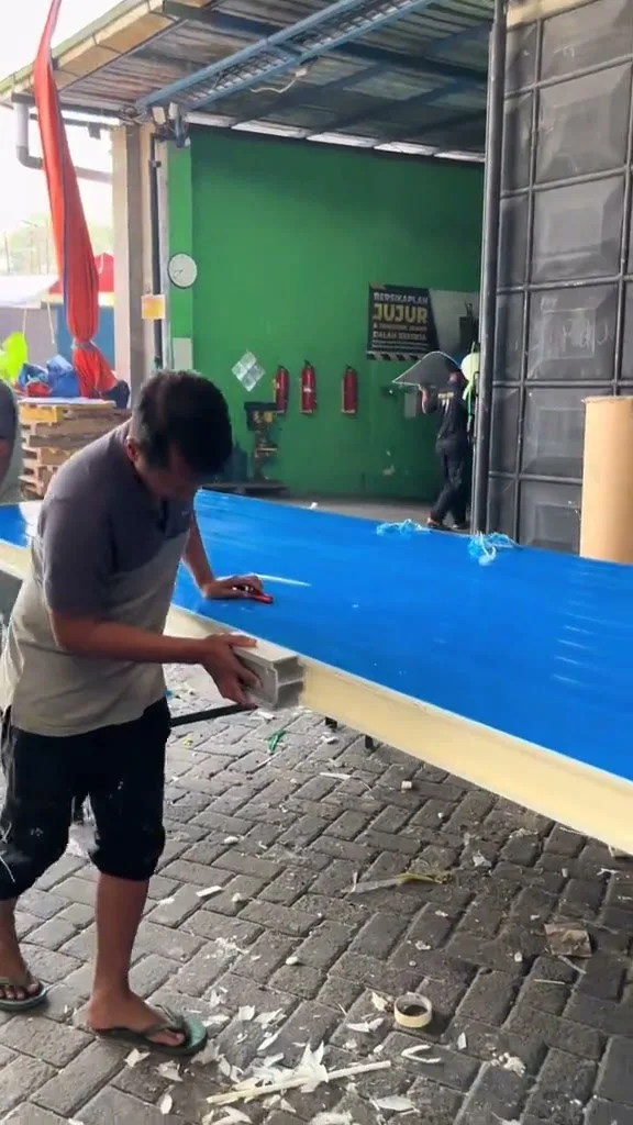 Fasilitas Workshop Perakitan & Finishing Sandwich Panel PU/PIR